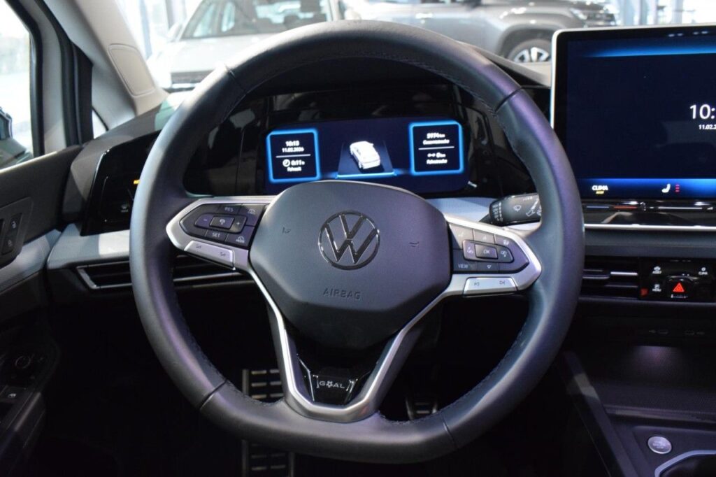 Volkswagen Golf Exposé-Bild 13