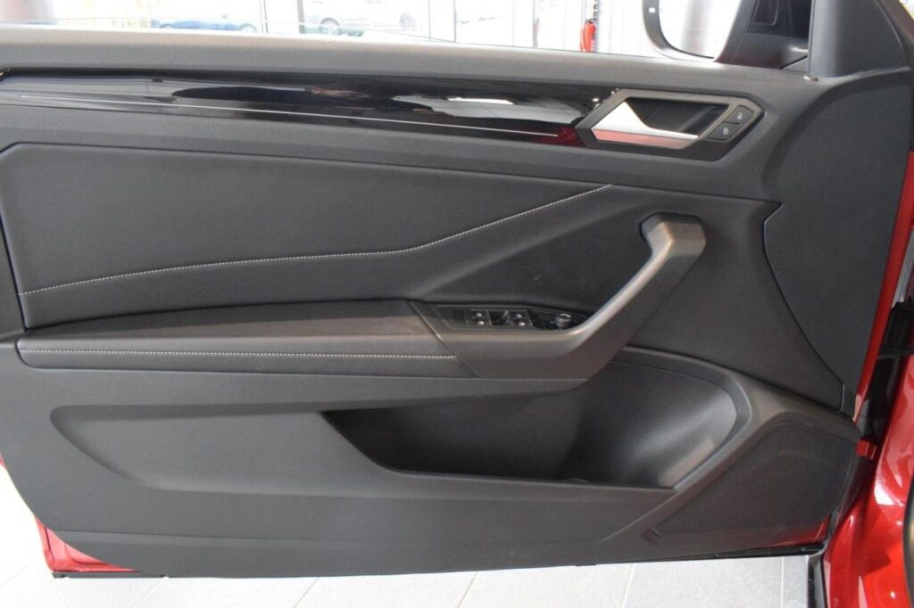 Volkswagen T-Roc Exposé-Bild 7