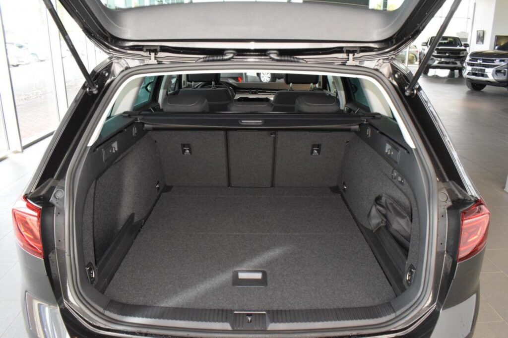 Volkswagen Passat Variant Exposé-Bild 5