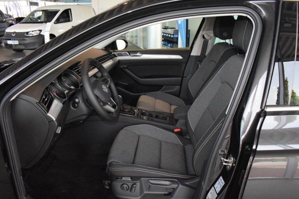Volkswagen Passat Variant Exposé-Bild 6