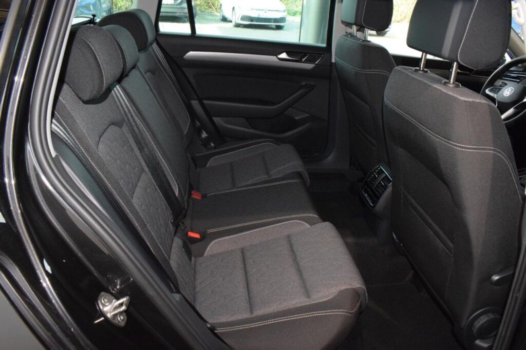Volkswagen Passat Variant Exposé-Bild 8