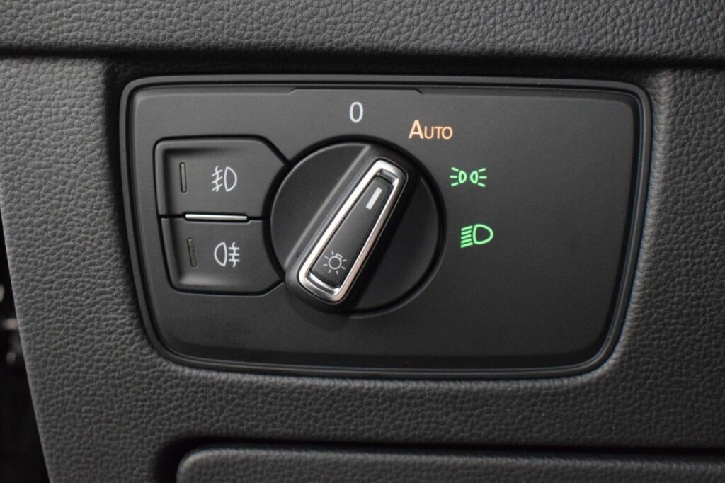 Volkswagen Passat Variant Exposé-Bild 10