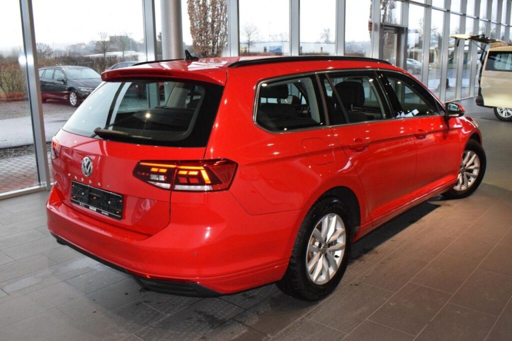 Volkswagen Passat Variant Exposé-Bild 3