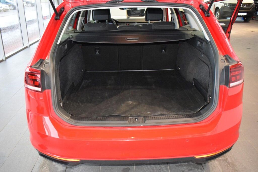 Volkswagen Passat Variant Exposé-Bild 9