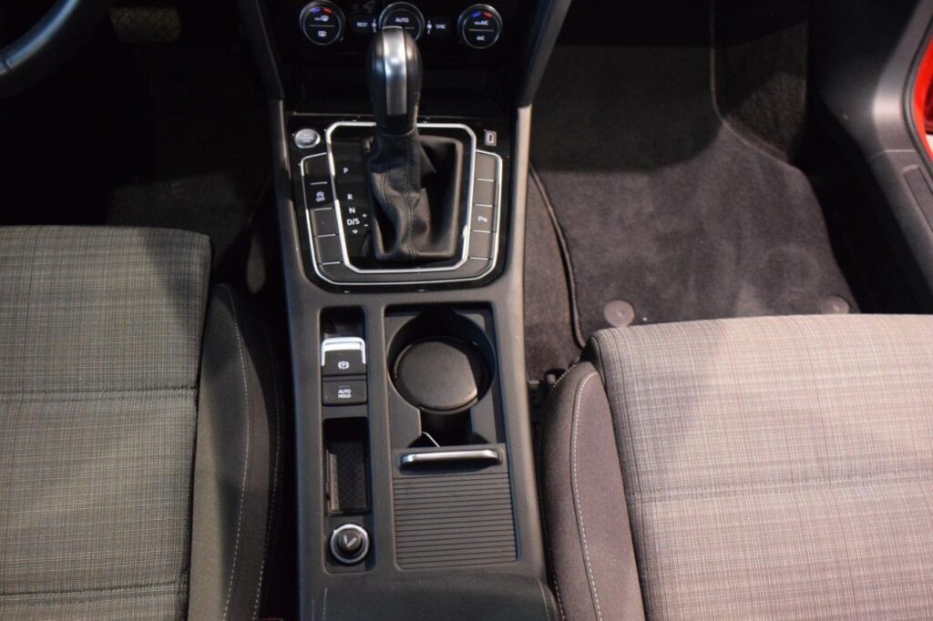 Volkswagen Passat Variant Exposé-Bild 11