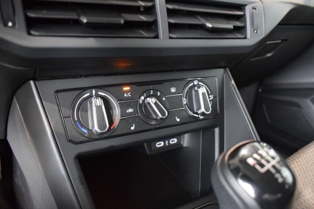 Volkswagen Taigo Exposé-Bild 12