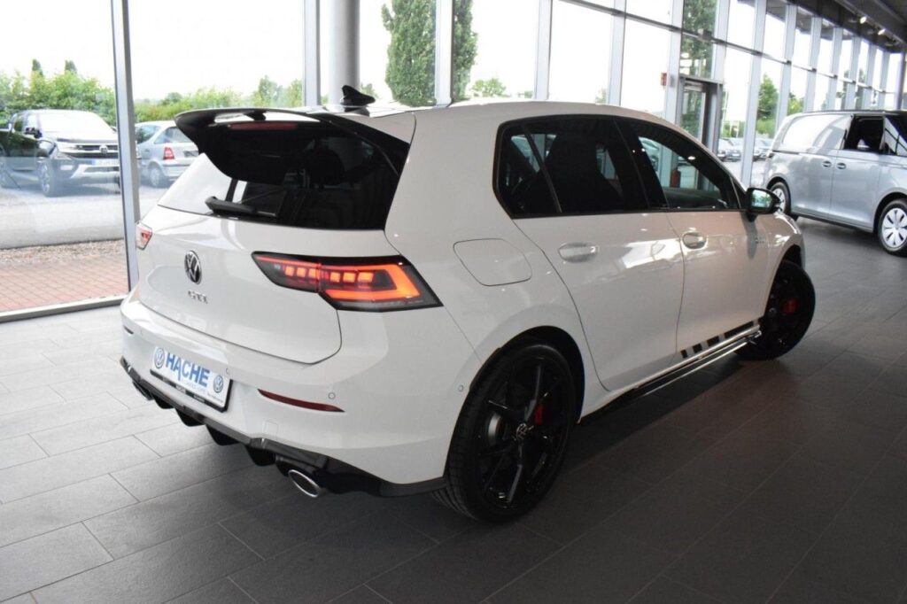 Volkswagen Golf Exposé-Bild 3