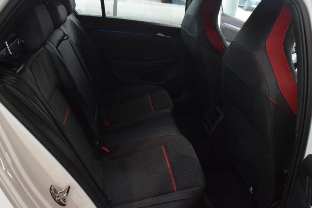 Volkswagen Golf Exposé-Bild 9