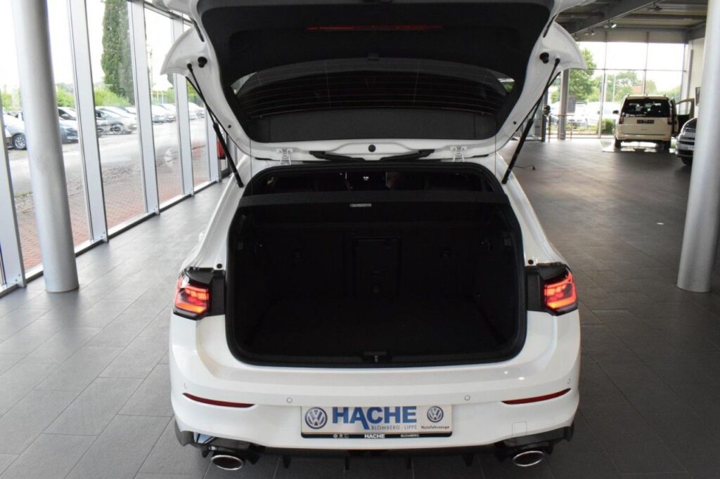 Volkswagen Golf Exposé-Bild 10