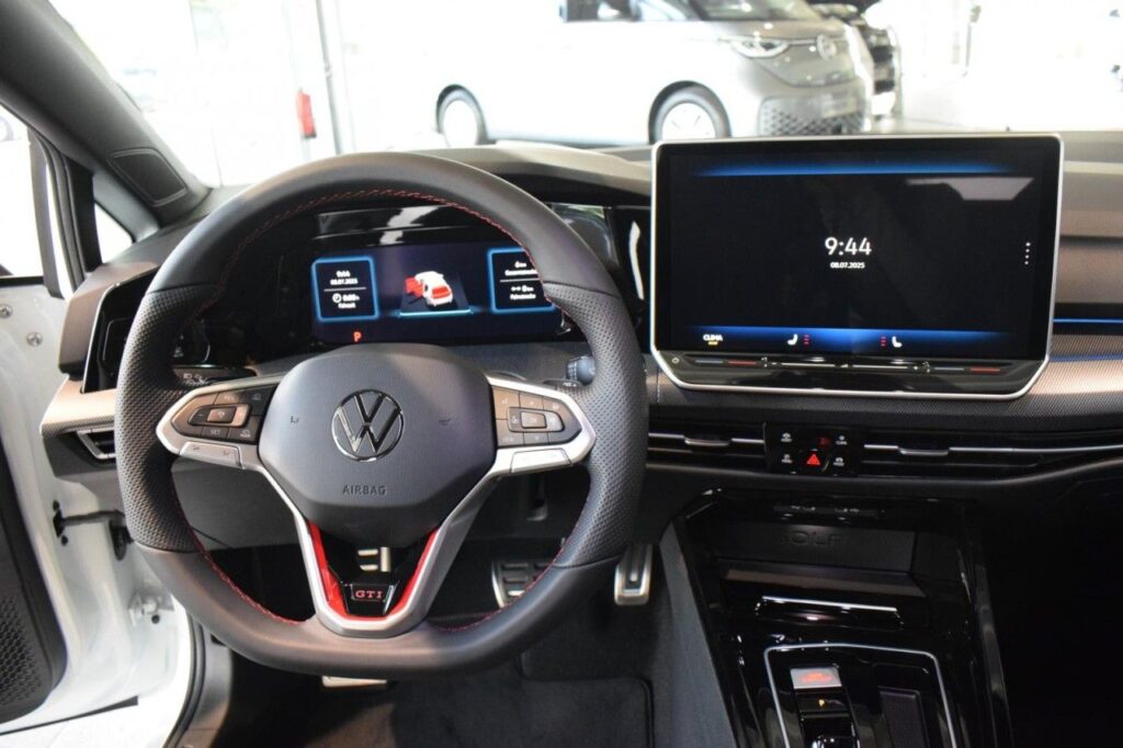 Volkswagen Golf Exposé-Bild 11