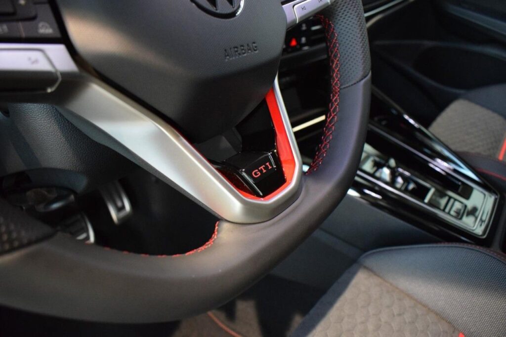 Volkswagen Golf Exposé-Bild 16