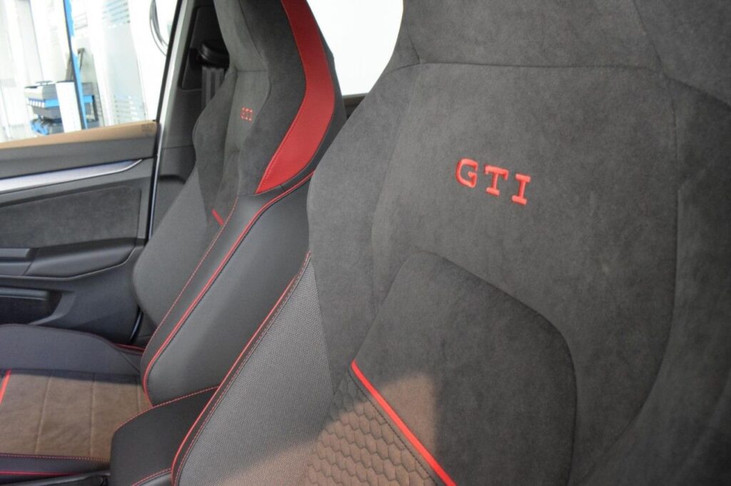 Volkswagen Golf Exposé-Bild 17