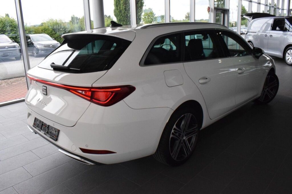 Seat Leon Exposé-Bild 3