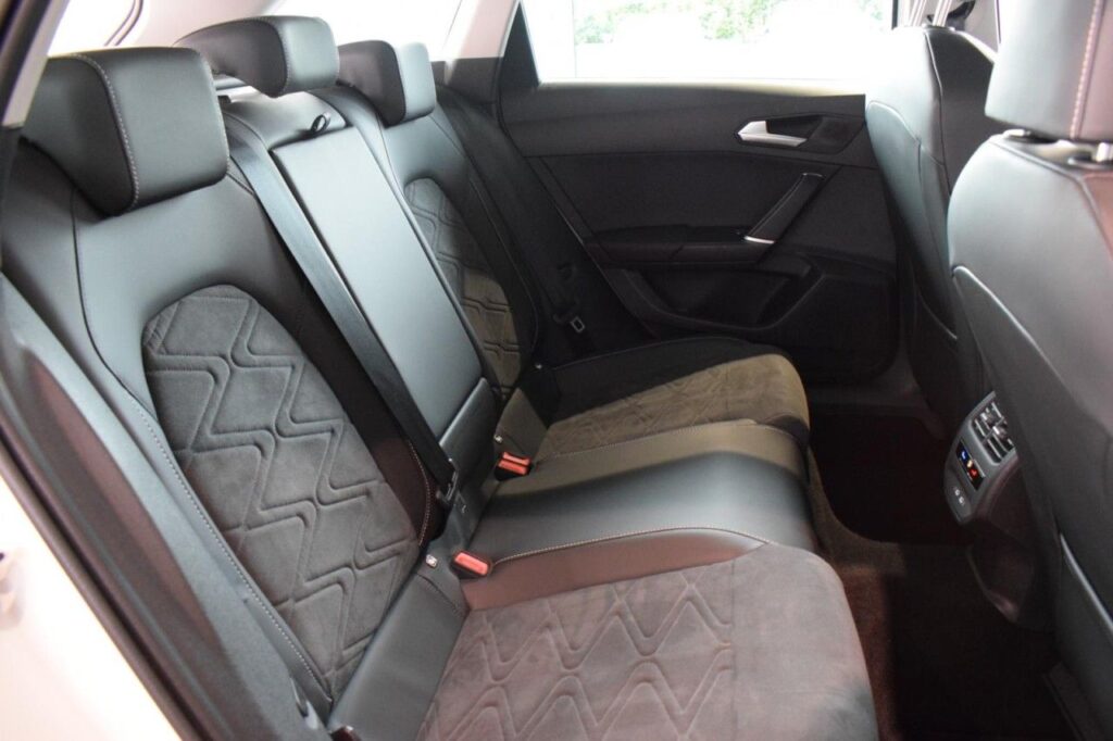 Seat Leon Exposé-Bild 8