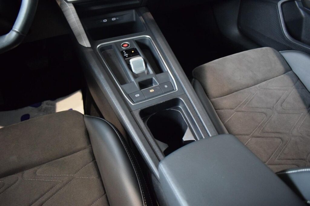 Seat Leon Exposé-Bild 11