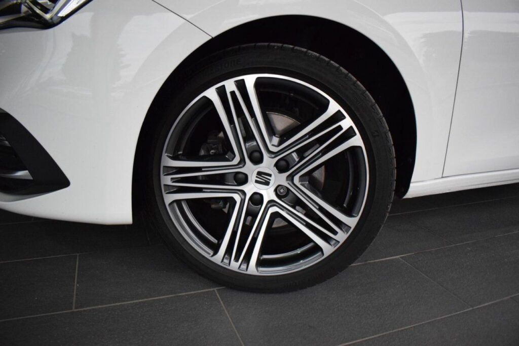 Seat Leon Exposé-Bild 16