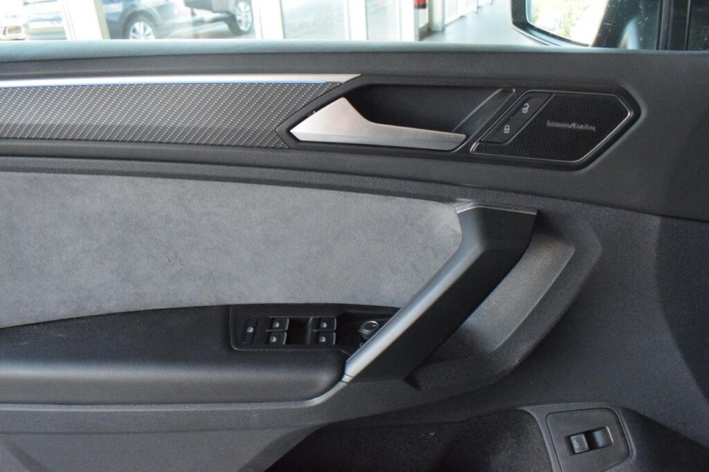 Volkswagen Tiguan Exposé-Bild 6