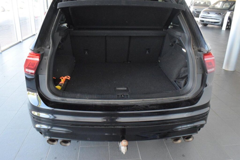 Volkswagen Tiguan Exposé-Bild 9