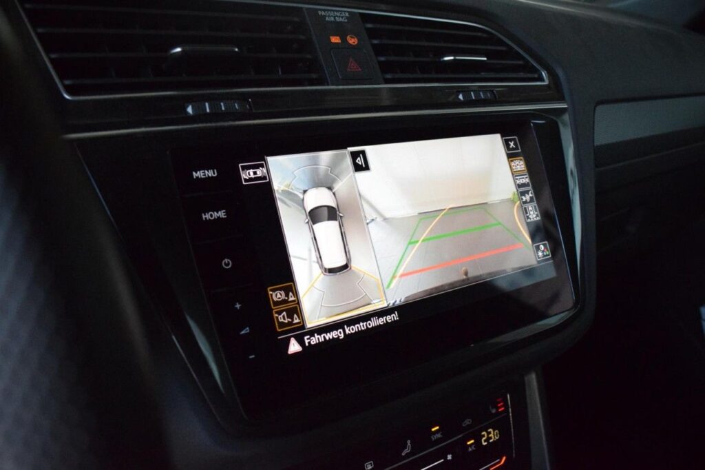 Volkswagen Tiguan Exposé-Bild 13