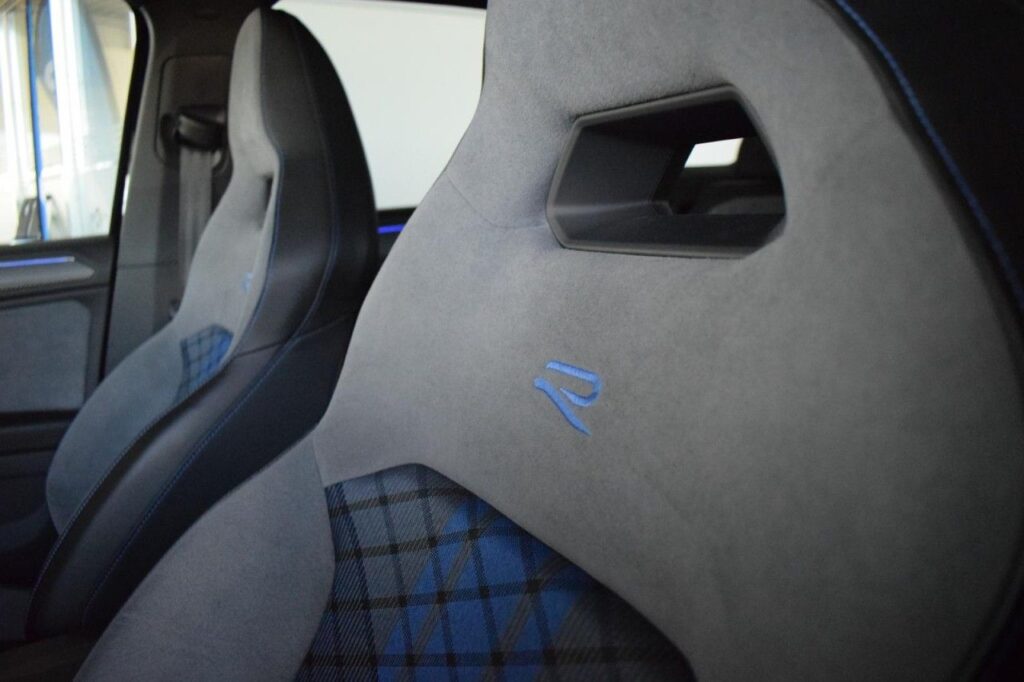 Volkswagen Tiguan Exposé-Bild 16