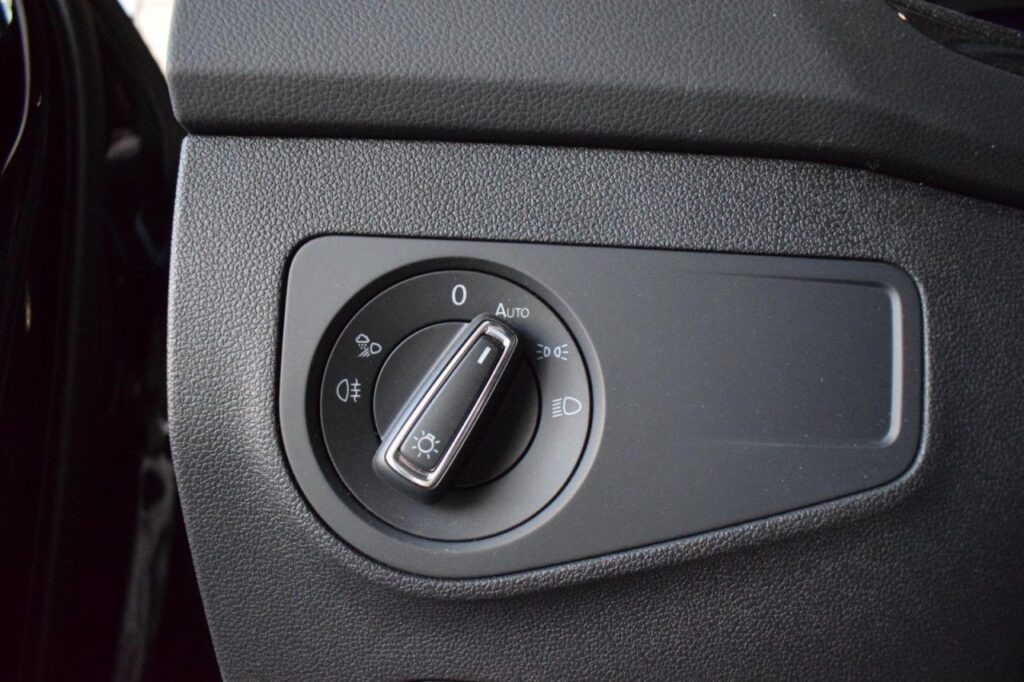 Volkswagen Tiguan Exposé-Bild 17