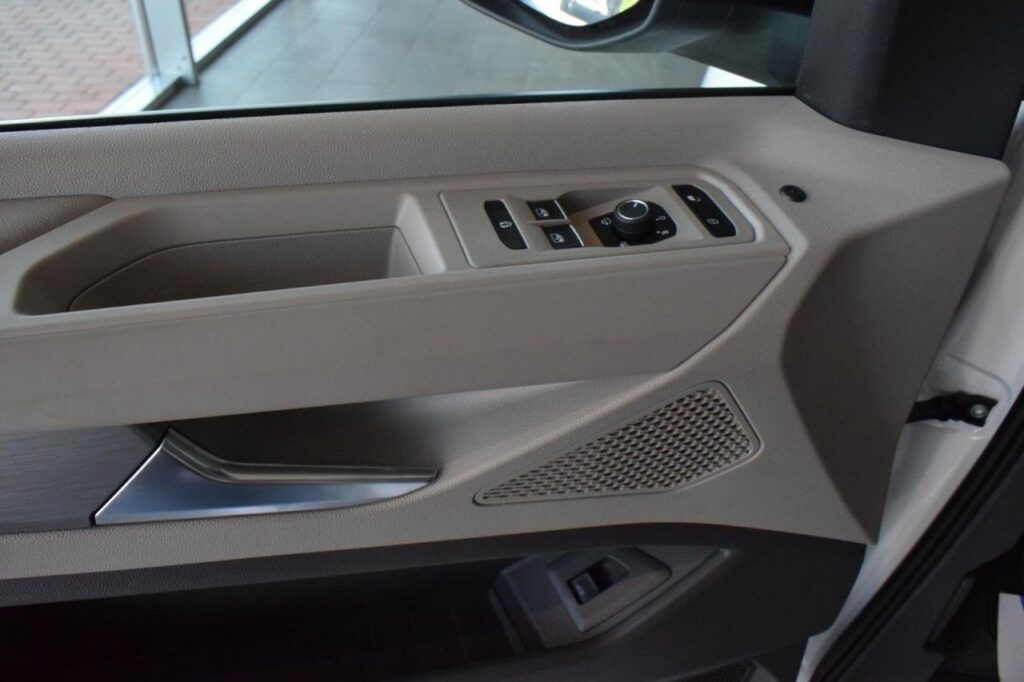 Volkswagen T7 Multivan Exposé-Bild 6