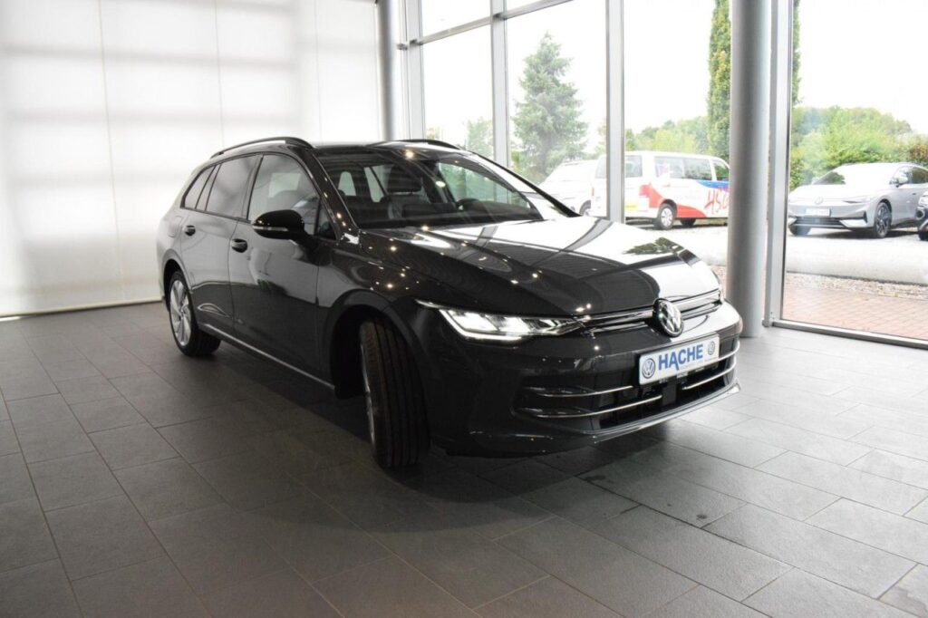 Volkswagen Golf Exposé-Bild 2