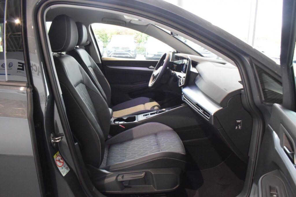 Volkswagen Golf Exposé-Bild 9