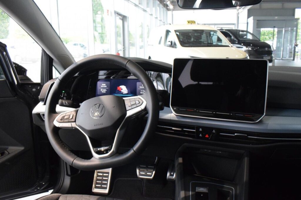 Volkswagen Golf Exposé-Bild 10