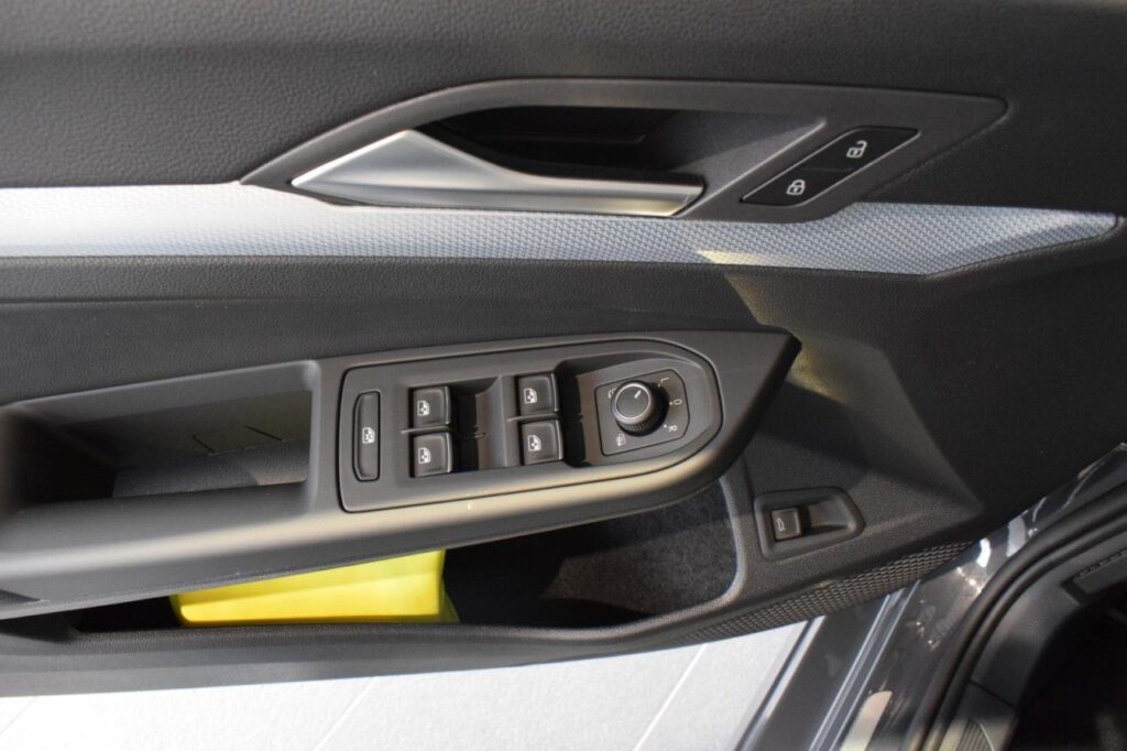 Volkswagen Golf Exposé-Bild 11