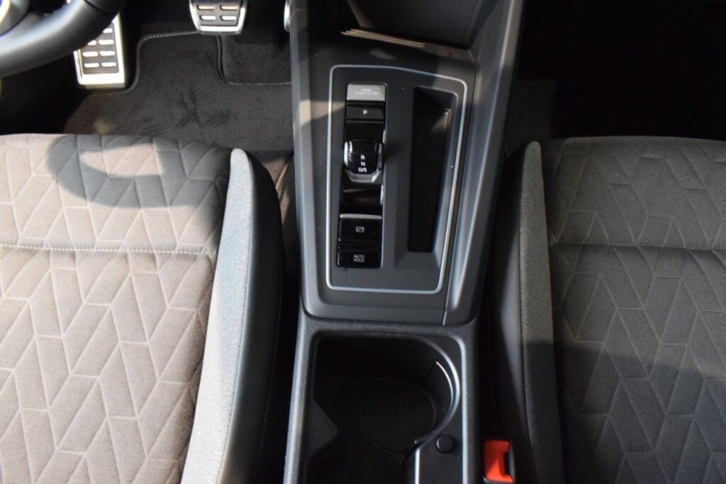 Volkswagen Golf Exposé-Bild 13