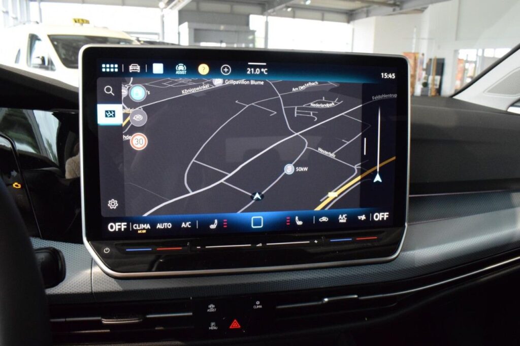 Volkswagen Golf Exposé-Bild 14