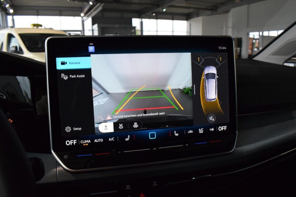 Volkswagen Golf Exposé-Bild 15