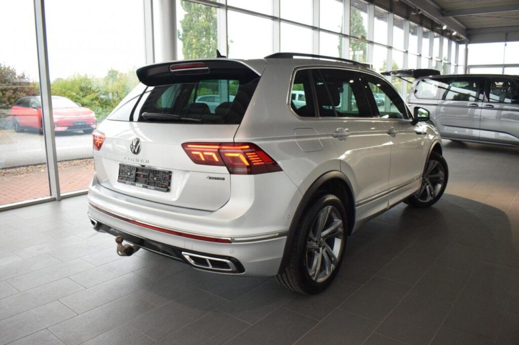 Volkswagen Tiguan Exposé-Bild 3
