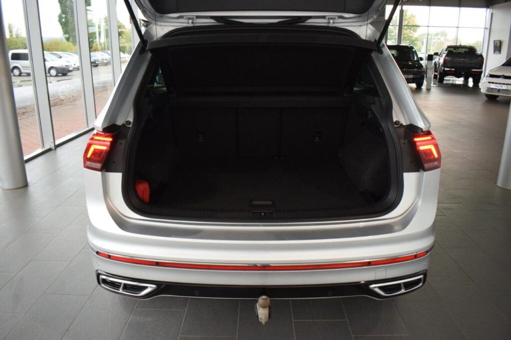 Volkswagen Tiguan Exposé-Bild 6