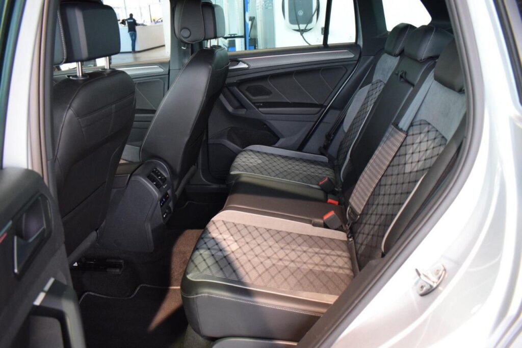Volkswagen Tiguan Exposé-Bild 8