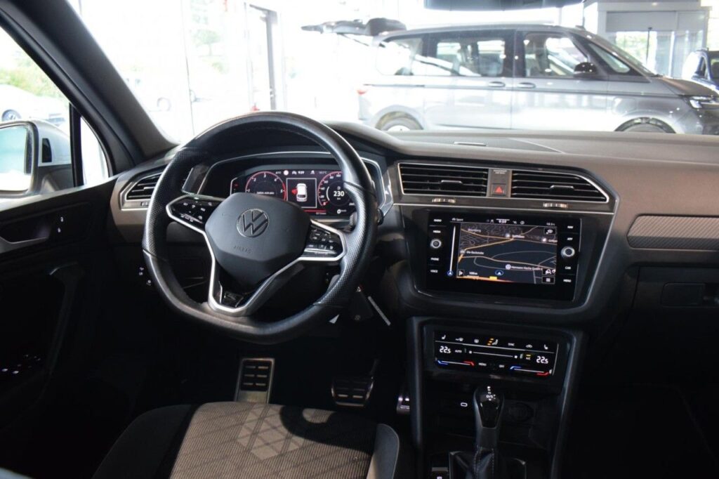 Volkswagen Tiguan Exposé-Bild 10
