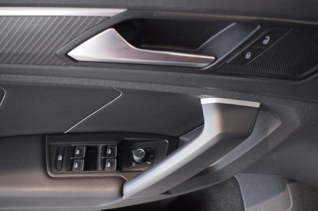 Volkswagen Tiguan Exposé-Bild 11