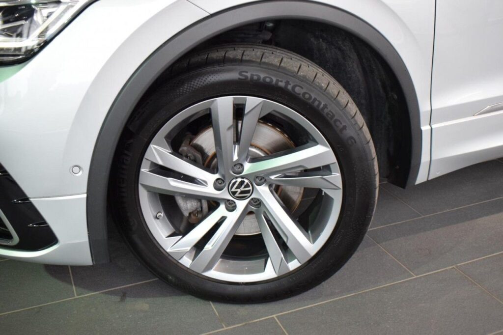 Volkswagen Tiguan Exposé-Bild 17