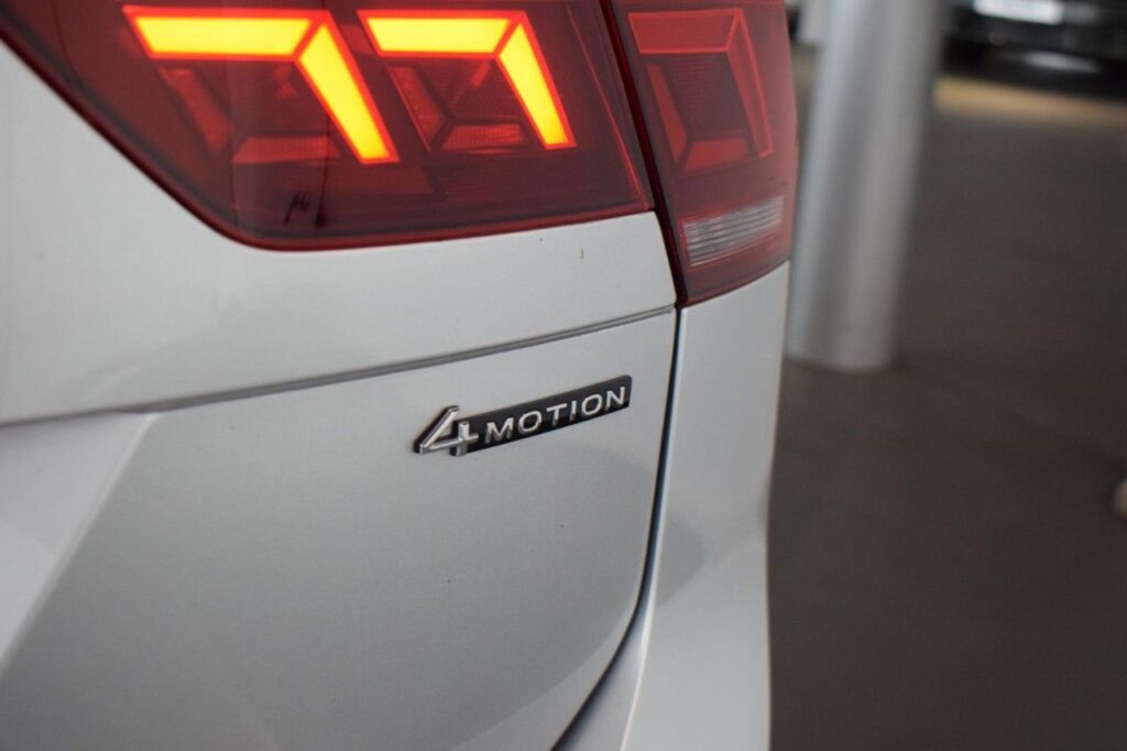 Volkswagen Tiguan Exposé-Bild 20