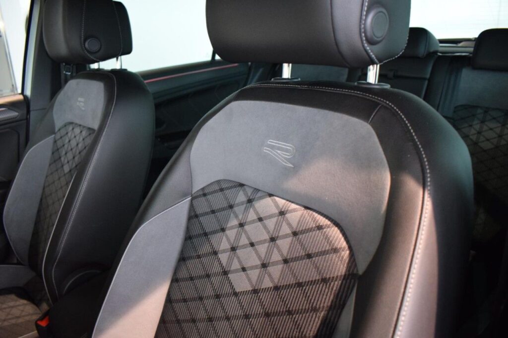 Volkswagen Tiguan Exposé-Bild 21