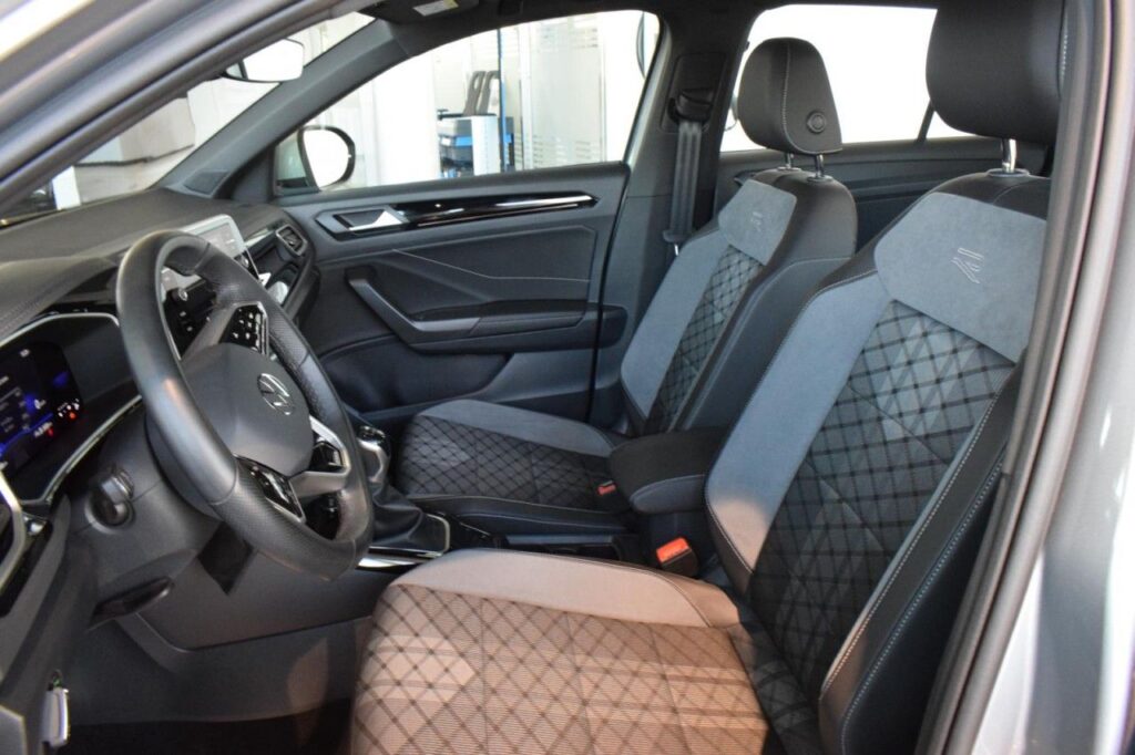 Volkswagen T-Roc Exposé-Bild 5