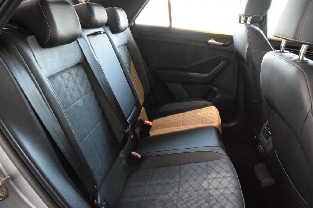 Volkswagen T-Roc Exposé-Bild 8