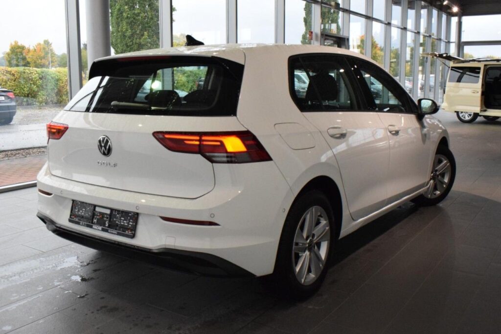 Volkswagen Golf Exposé-Bild 3