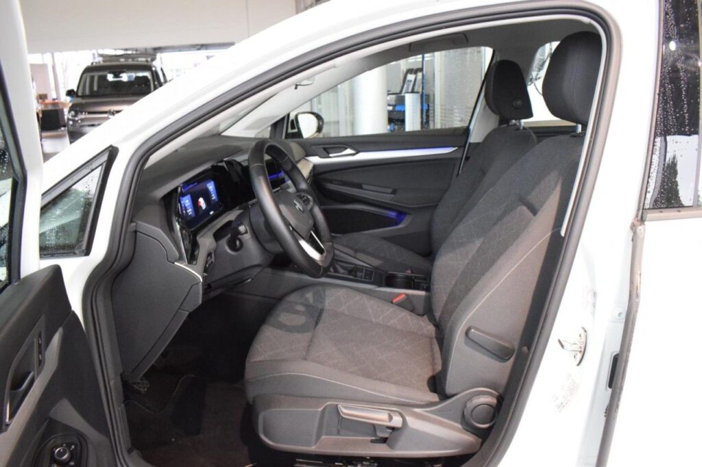 Volkswagen Golf Exposé-Bild 7