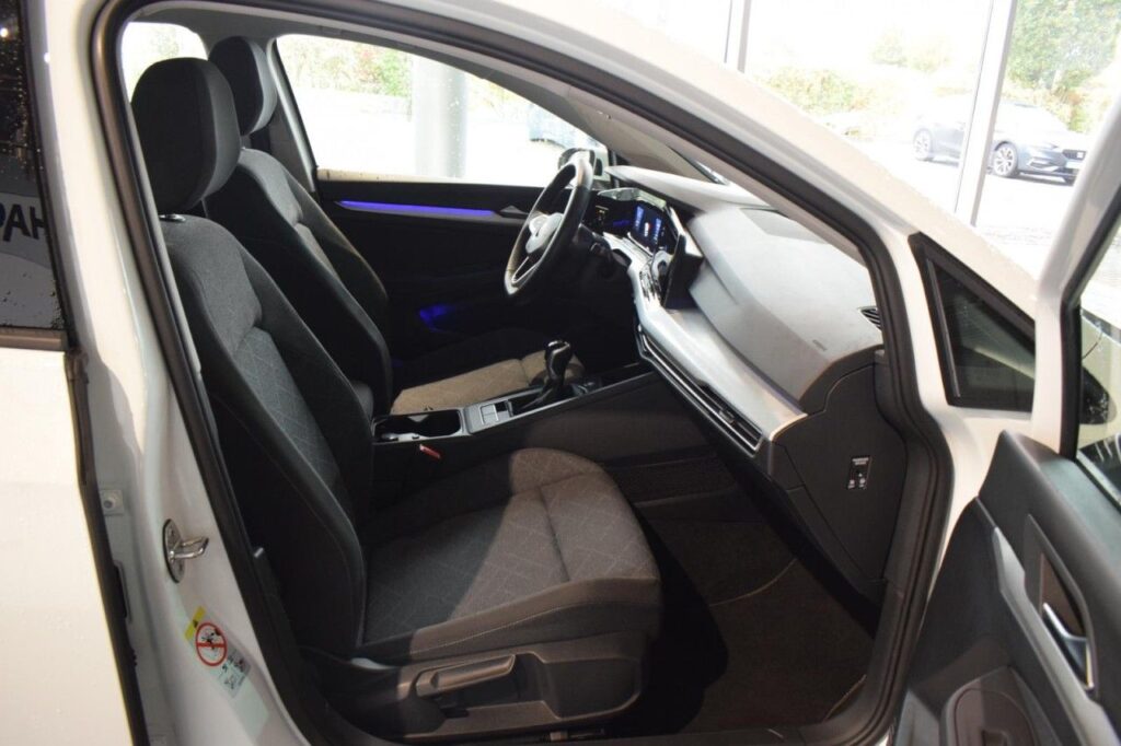 Volkswagen Golf Exposé-Bild 9