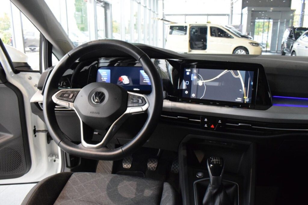 Volkswagen Golf Exposé-Bild 10