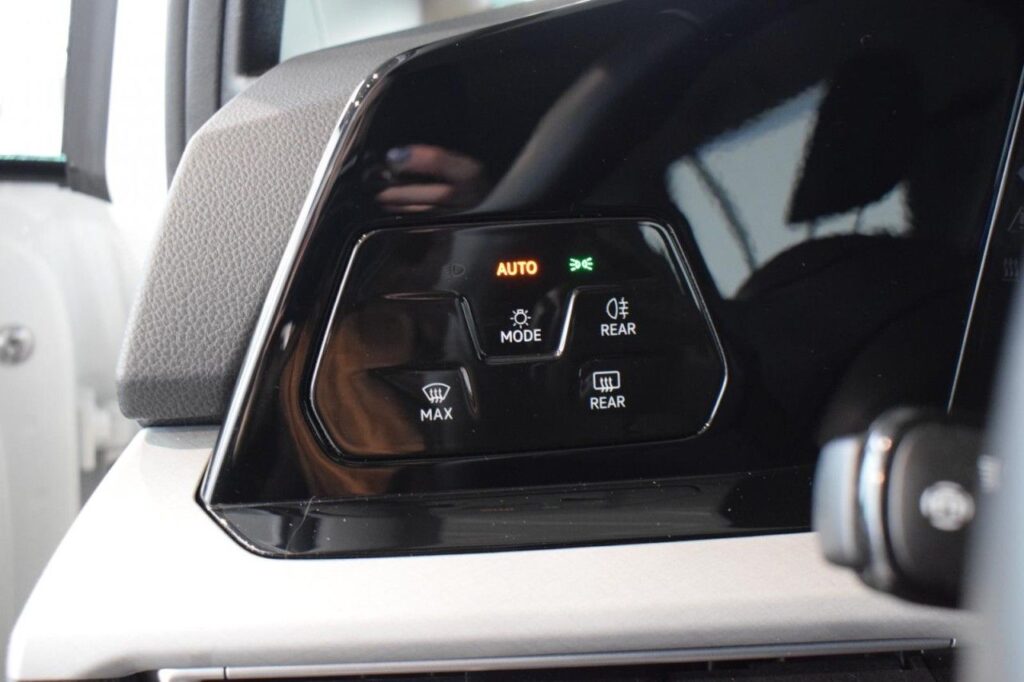 Volkswagen Golf Exposé-Bild 12