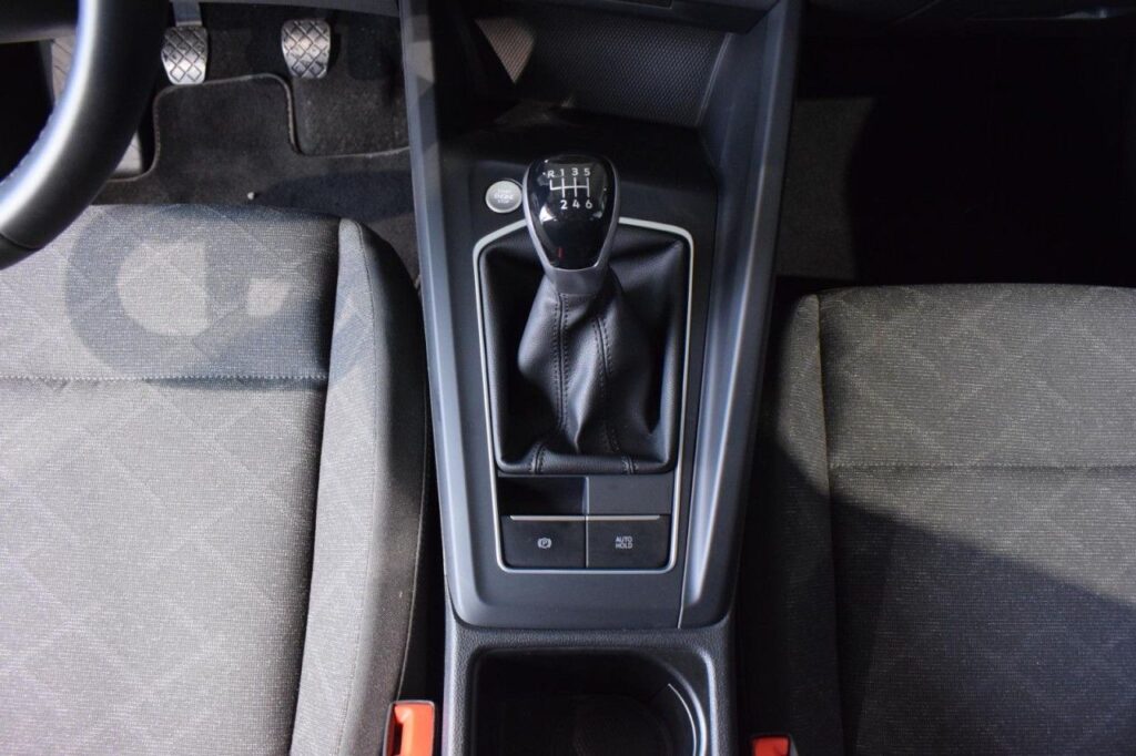 Volkswagen Golf Exposé-Bild 13