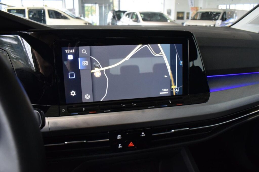 Volkswagen Golf Exposé-Bild 15